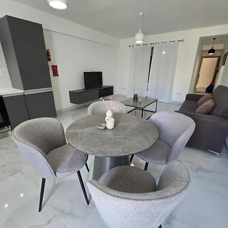 Saphire No 14 Apartment *