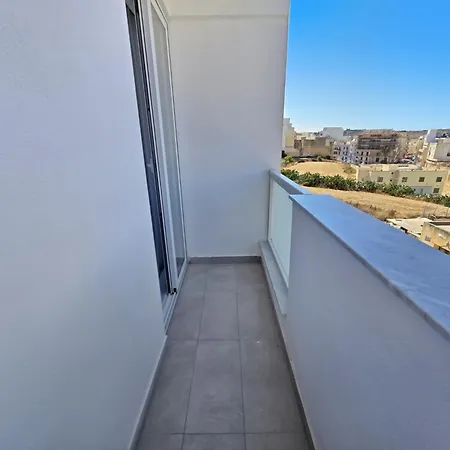Modern Family Friendly Free Wifi & Ac Appartamento St. Paul's Bay
