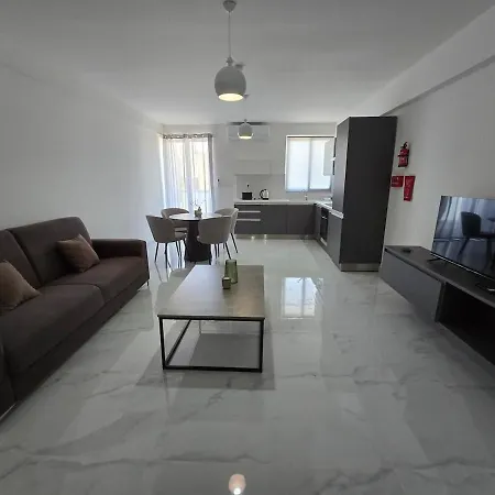 Saphire No 14 San Pawl il-Baħar